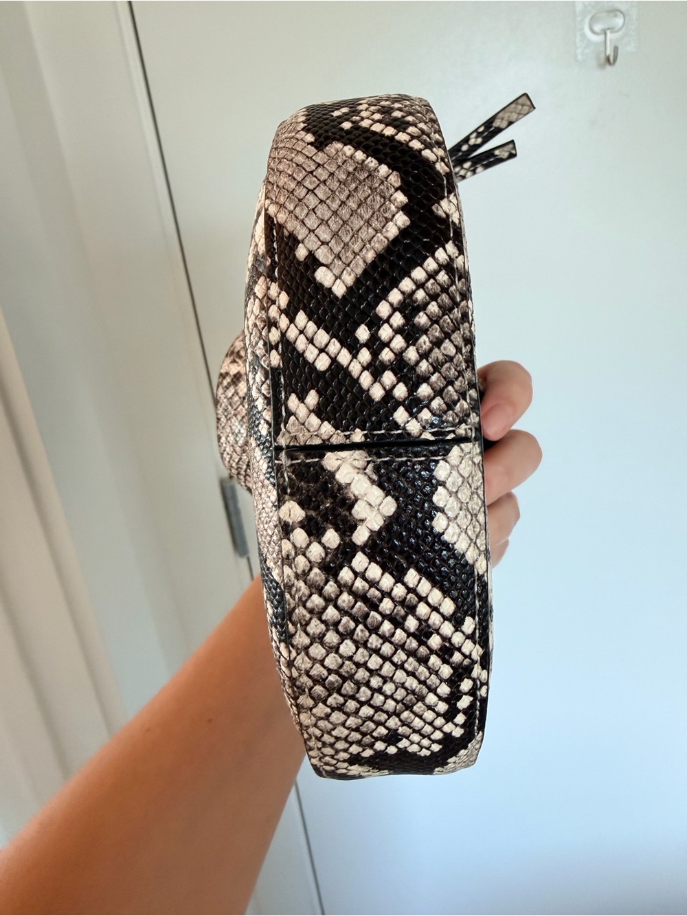 NWOT Reformation Mini Rosetta Shoulder Bag in Roccia Snake - Picture 5 of 8